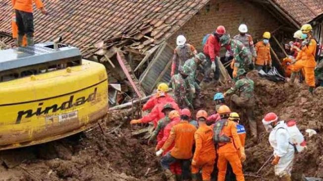 Awal Januari 2021, Tiga Bencana Melanda Indonesia