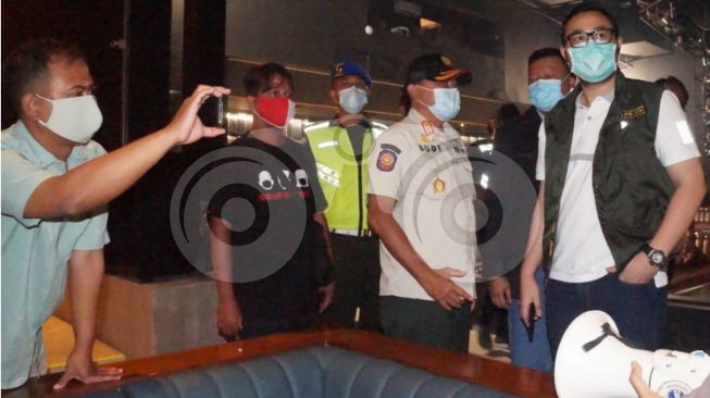 Langgar Prokes COVID-19, Cafe Holywings Gold di Surabaya Disegel