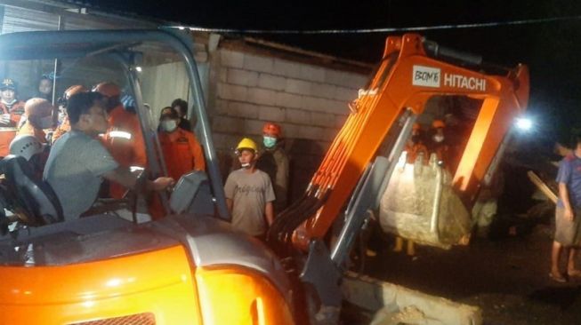 1 Korban Longsor di Malalayang Belum Ditemukan, Pencarian Dilanjutkan Besok