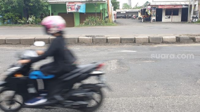 Waspada ! Ratusan Lubang di Jalur Pantura Brebes-Pemalang Mengancam Nyawa