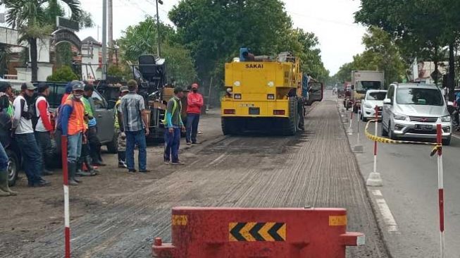 Cerita Rusaknya Jalan Solo-Sragen yang Terkenal Sejak Zaman Belanda