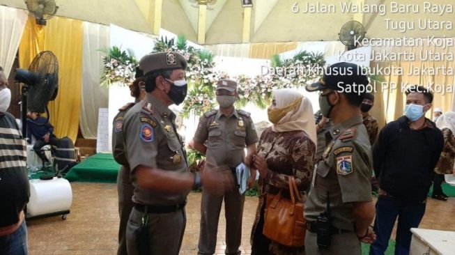 Langgar PSBB Jakarta, Resepsi Pernikahan di Koja Dibubarkan Petugas
