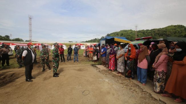 Lansia, Ibu Hamil, dan Anak-anak Korban Gempa Sulbar Punya Tenda Khusus