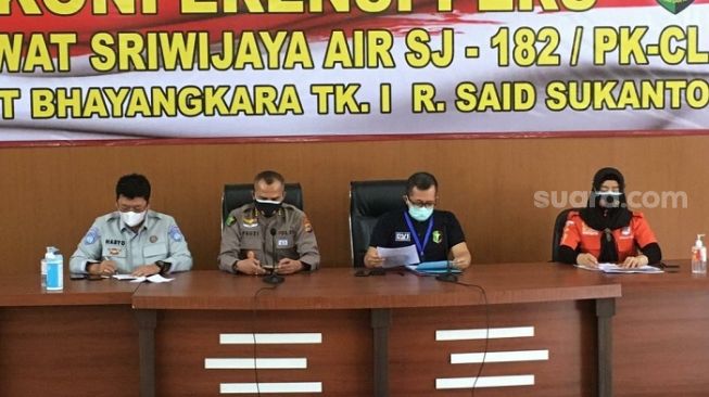 RS Polri saat menggelar konferensi pers update penemuan mayat korban Sriwijaya Air. (Suara.com/Bagaskara)