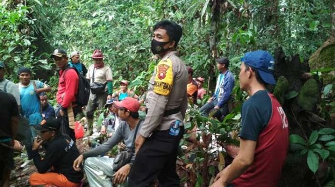 7 Warga Tasikmalaya Tersesat di Hutan Gunung Putri Akibat Kabut Tebal