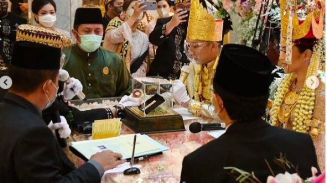 Gubernur Herman Deru menjadi saksi pernikahan [jepretan instagram Pancawilaya]