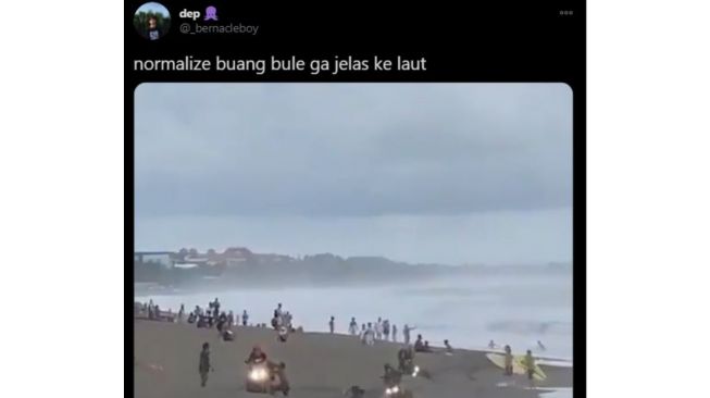 Video bule ugal-ugalan di pantai. (Twitter)