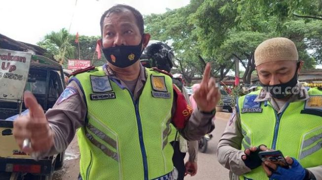 Viral Pohon Roboh di Pasar Lembang Ciledug, 1 Pemuda Patah Tulang Punggung