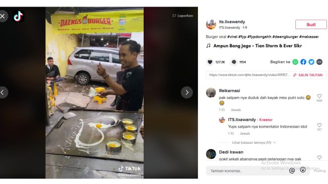 Viral! Sambil Beratraksi ala Tepanyaki, Penjual Burger Ini Hibur Pembeli