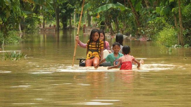 Jember Masih Berpotensi Hujan Deras, Masyarakat Diimbau Waspadai Banjir dan Longsor