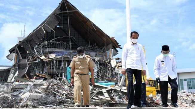 Kantor Gubernur Sulbar Ambruk Kena Gempa, Jokowi: Usai Audit, Kita Bangun