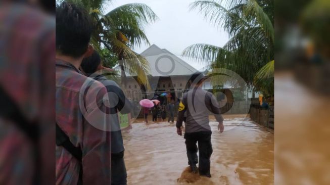 Dikepung IUP, Warga Trauma Bencana di Musim Penghujan