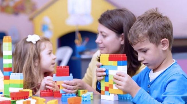 Lego Ajarkan Anak Berpikir Kritis, Ini Ragam Manfaat Lainnya