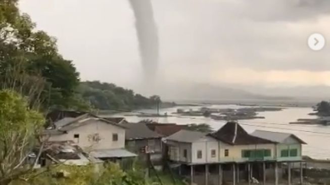 Angin Tornado Meliuk-Liuk di Wonogiri, Ini Kronologi dan Penyebabnya