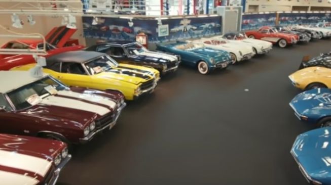 Muscle Car City, museum privat milik Rick Treworgy [YouTube: Muscle Car City].