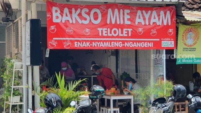 Warung mi ayam bakso Telolet di kawasan Jalan Moses Gatot Kaca Ruko B21, Mrican, Caturtunggal, Depok, Sleman, Kamis (21/1/2020). - (SuaraJogja.id/Hiskia Andika)