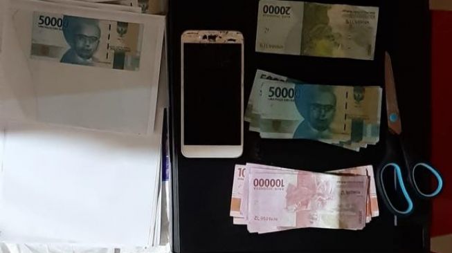 Edarkan Uang Palsu di 10 TKP, Pria Asal Lima Puluh Kota Diringkus