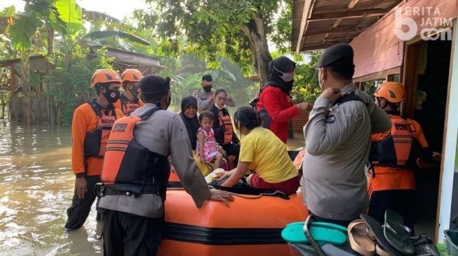 Giliran Bojonegoro Direndam Banjir, Warga Mulai Dievakuasi