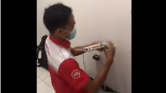 Gara-gara Warganet Ini, Teknisi WiFi Beda Perusahaan Kerja Bareng