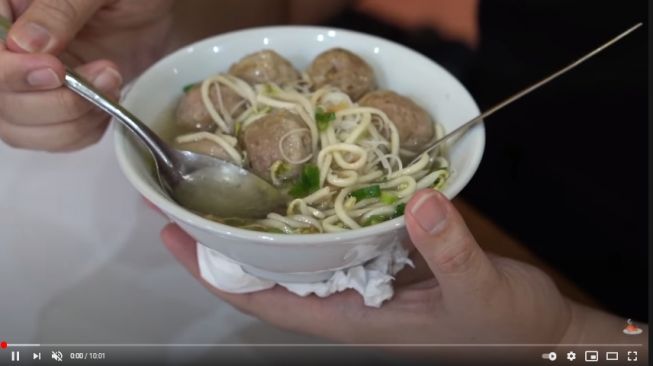 Mie Kocok Bakso Bandung. [YouTube/Anak Kuliner]