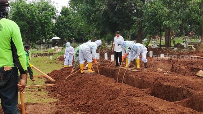 Per Hari 38 Jenazah Covid-19 Dimakamkan di TPU Bambu Apus