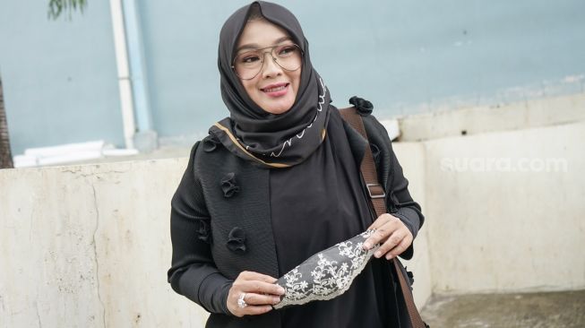 Rina Gunawan Ingin Kurus Agar Bisa Menyaksikan Anak-anaknya Menikah