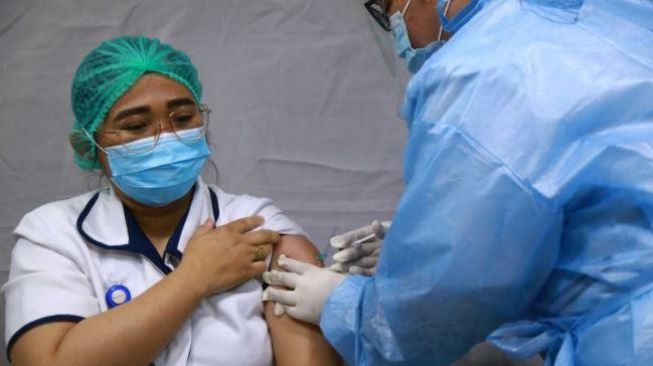 Sudah 960 Tenaga Kesehatan di Batam Disuntik Vaksin