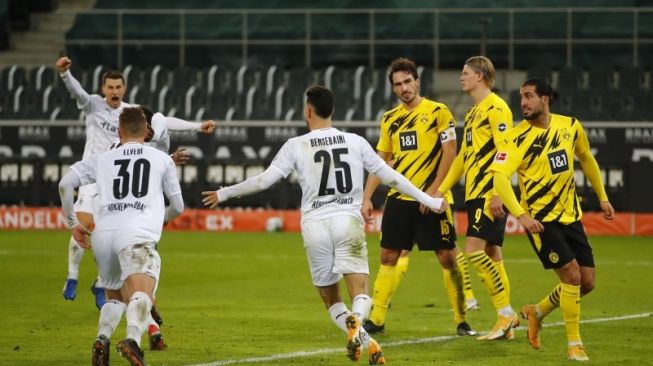 Monchengladbach vs Bortmund: Die Borussen Kalah 2-4