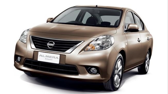 Bagian haluan Nissan Almera, yang diproduki perdana 2010, versi Thailand [Nissan Global].