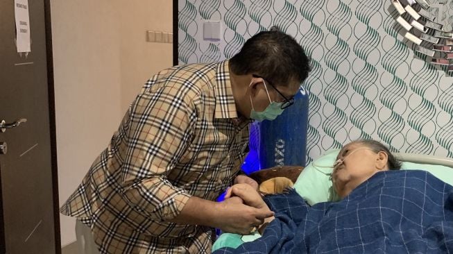 Temani Sang Ibu yang Sedang Sakit, Fadli Zon: Rasanya Ikut Sakit