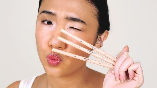 Rollover Reaction Rilis BROWSWISH Eyebrow Definer, Ini Kelebihannya