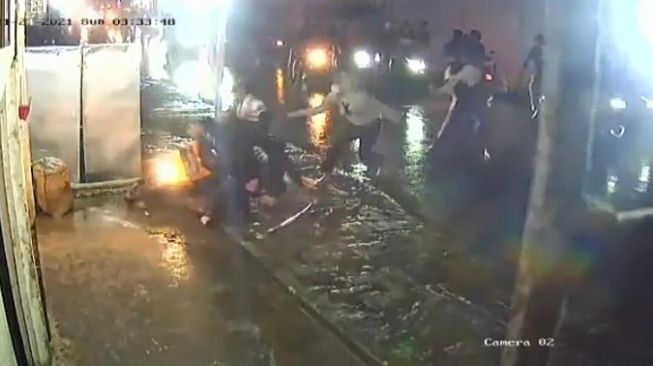 Heboh Dua Kelompok Remaja di Tangerang Bentrok