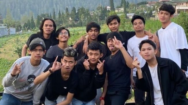 Profil Viens Boys, Artis TikTok yang Bikin Heboh di Madiun