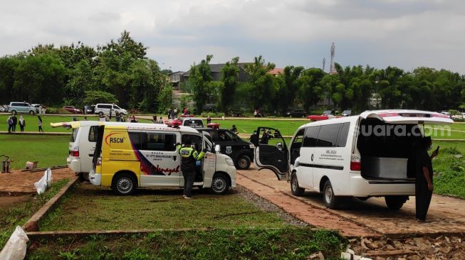 Pandemi di Jakarta: Jenazah Antre Dimakamkan di TPU Bambu Apus