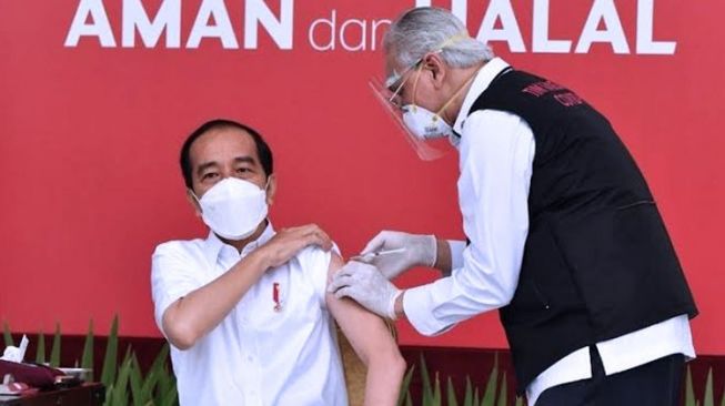 Presiden Jokowi Besok Pagi Akan Jalani Vaksinasi Periode ke Dua