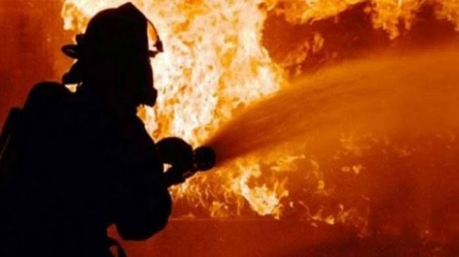 Rumah Permanen Milik Petugas BTNUK Pandeglang Ludes Terbakar