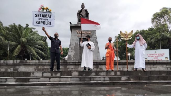 Cara Unik Warga di Solo Sambut Listyo Sigit Prabowo Sebagai Kapolri