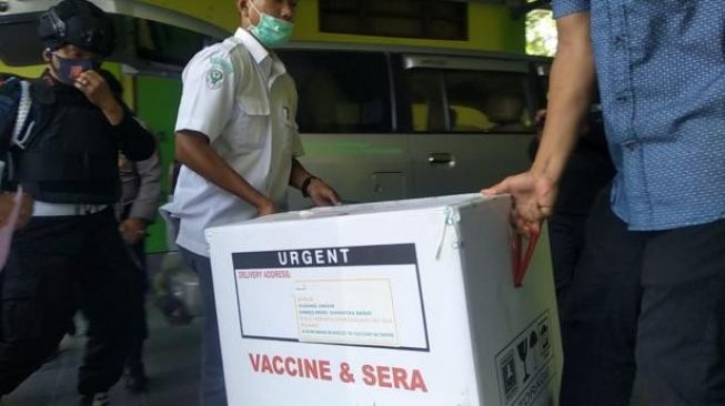1.880 Dosis Vaksin Sinovac Tiba di Pariaman