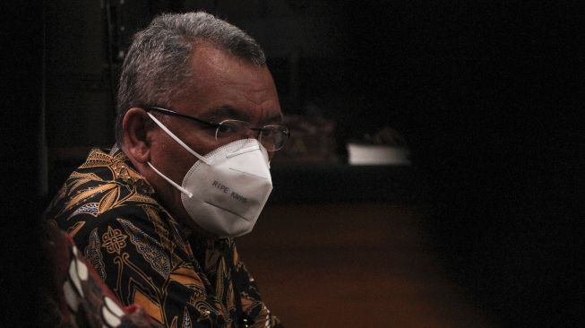 Penggugat David Tobing menghadiri sidang gugatan pelanggaran protokol kesehatan oleh Raffi Ahmad di Pengadilan Negeri Depok, Depok, Jawa Barat, Rabu (27/1/2021). [ANTARA FOTO/Asprilla Dwi Adha]