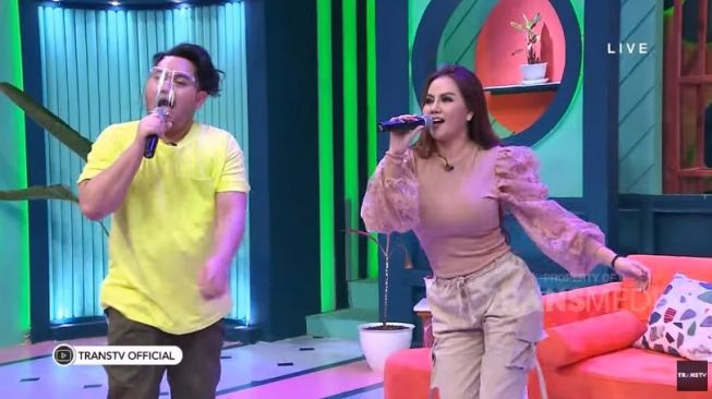 Nita Thalia dan Nassar di acara Pagi-Pagi Ambyar Trans TV. [YouTube Trans TV]