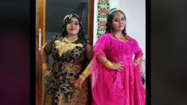 Viral Outfit Bertabur Emas ke Kondangan, Netizen: Bridgerton Versi Lokal