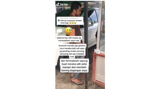 Mobil Alphard beli roti panggang ala drive thru (tiktok.com/@cintadamai0809)