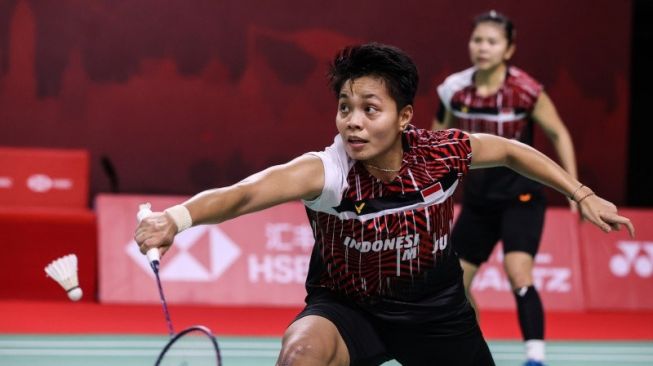 Ganda putri Indonesia Greysia Polii/Apriyani Rahayu memetik kemenangan atas pasangan Korea Selatan Lee So Hee/Shin Seung Chan dengan skor 21-17, 22-24, 21-15 pada laga pembuka ajang BWF World Tour Finals 2020 yang digelar di Impact Arena, Bangkok, Thailand, Rabu (27/1/2021). (ANTARA/Badmintonphoto/BWF/Raphael Sachetat)