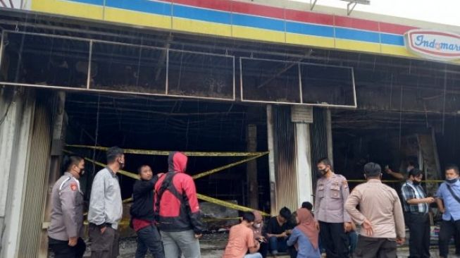 DUAAR!! Gas Meledak, Indomart Sajir Lebak Hancur Terbakar