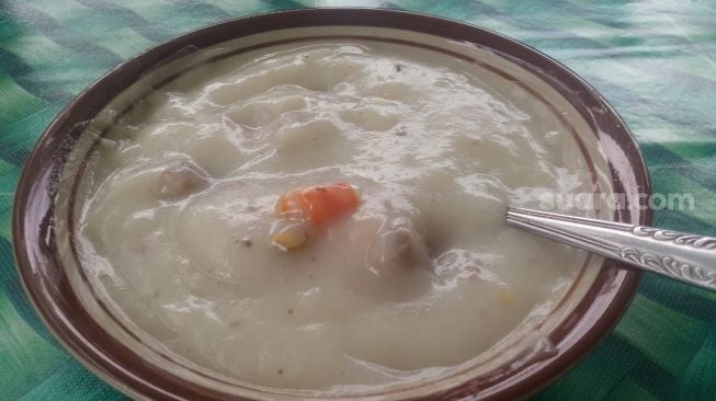 Bubur Blendrang Bu Sri Magelang. (Suara.com/Angga Haksoro Ardi)