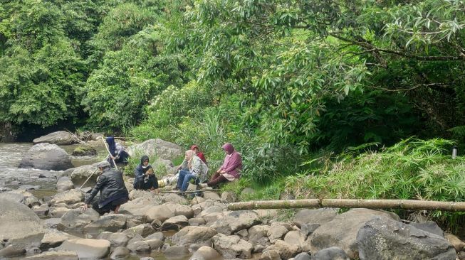 Diduga Telantarkan 2 Lansia, Camat dan Kades Ini Diserang Warganet