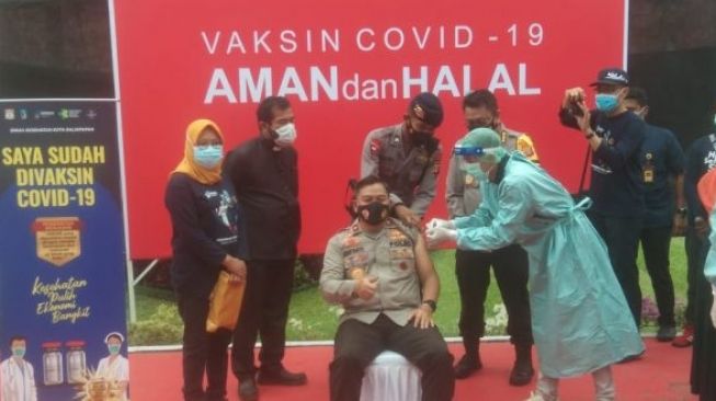 Suntikan Vaksin Sinovac Perdana di Balikpapan Diberikan ke Wakapolda Kaltim