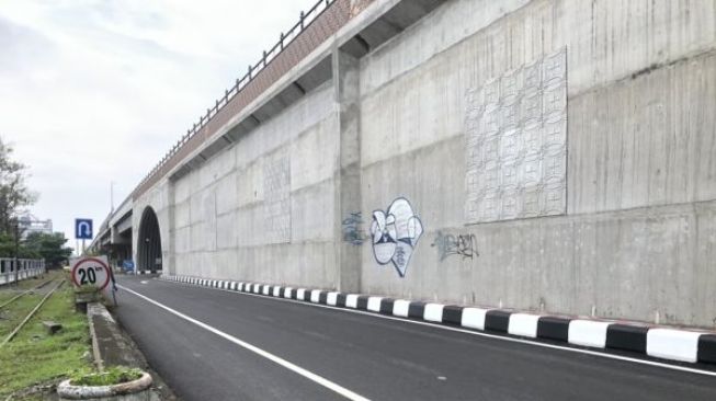 Belum Kelar Dibangun, Flyover Purwosari Solo Jadi Sasaran Vandalisme