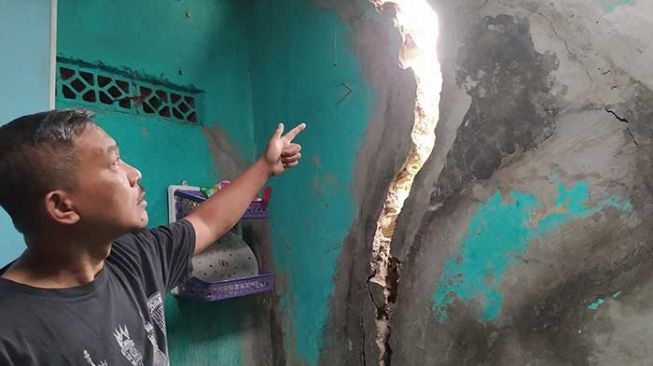 Rumah Warga Dihujam Ledakan, Walhi Jabar: Ridwan Kamil Tutup Mata