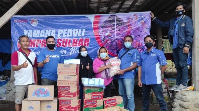 Tim Yamaha Peduli Gempa Sulbar mengirim donasi langsung ke titik gempa [Dok PT YIMM].